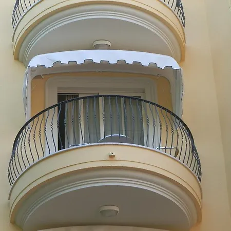 Residence Queen Aparthotel
