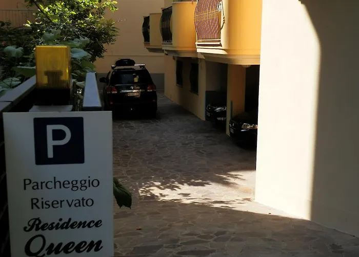 Aparthotel Queen 3*