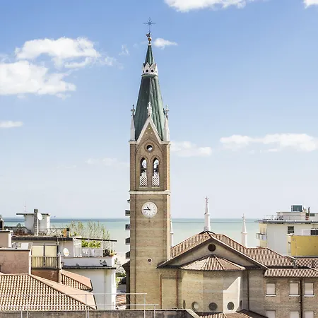 Queen Aparthotel Rimini