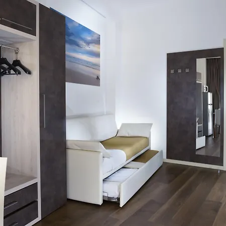 アパートホテル Queen リミニ